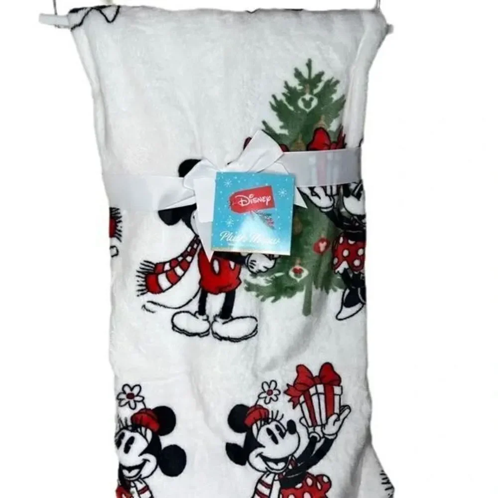 NWT Disney Christmas Mickey & Minnie Mouse 70”x50” Christmas Plush Throw Blanket